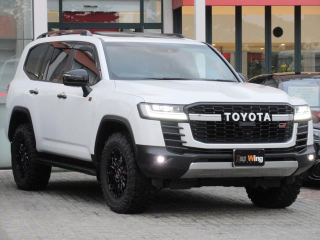 ランドクルーザー ＧＲスポーツ　ＭＯＰ１２．３インチナビ　ＪＢＬプレミアムサウンド　マルチテレインモニター　ルーフレール（ブラック）　ムーンルーフ　本革シート　シートヒーター＆ベンチレーション　ＧＲフロアマット（3枚目）