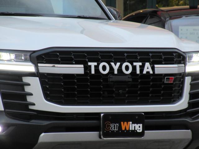 ランドクルーザー ＧＲスポーツ　ＭＯＰ１２．３インチナビ　ＪＢＬプレミアムサウンド　マルチテレインモニター　ルーフレール（ブラック）　ムーンルーフ　本革シート　シートヒーター＆ベンチレーション　ＧＲフロアマット（6枚目）