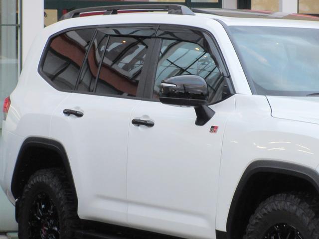 ランドクルーザー ＧＲスポーツ　ＭＯＰ１２．３インチナビ　ＪＢＬプレミアムサウンド　マルチテレインモニター　ルーフレール（ブラック）　ムーンルーフ　本革シート　シートヒーター＆ベンチレーション　ＧＲフロアマット（14枚目）