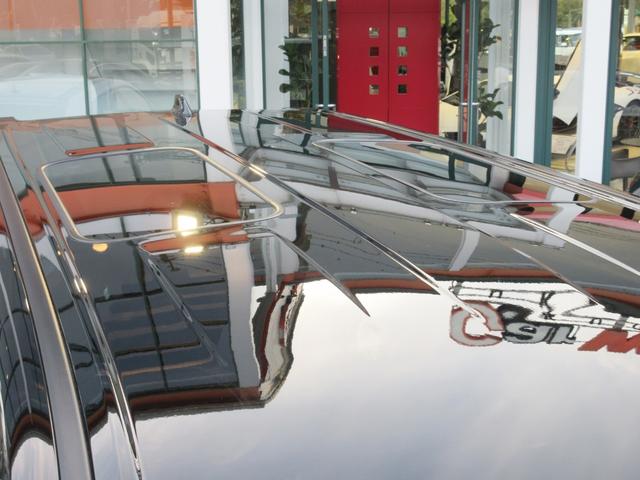 ヴェルファイアハイブリッド エグゼクティブラウンジ　左右独立ムーンルーフ　１９インチＡＷ　ＪＢＬプレミアムサウンド　リヤエンターテイメント　プレミアムナッパ本革シート　シートヒーター＆ベンチレーション　リフレッシュシート（16枚目）