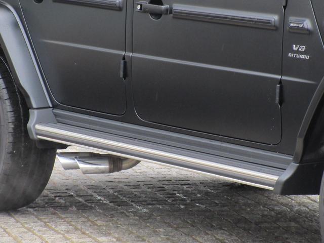 �����j���O�{�[�h