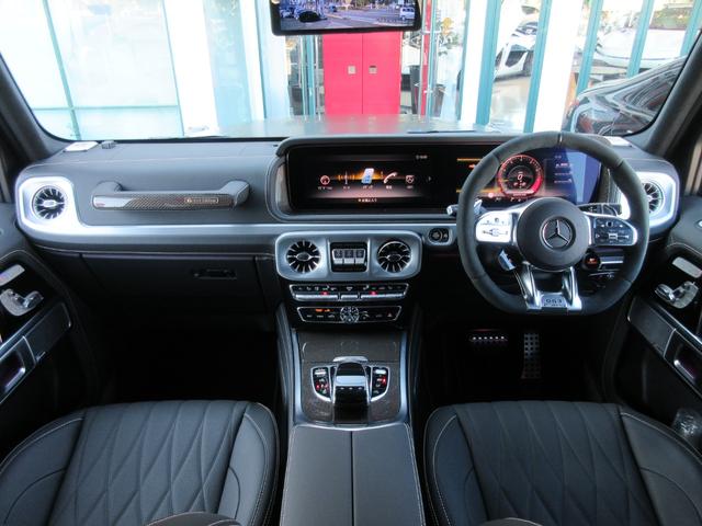 �C���e���A�J���[�F�u���b�N�i�S�[���h�X�e�b�`����j