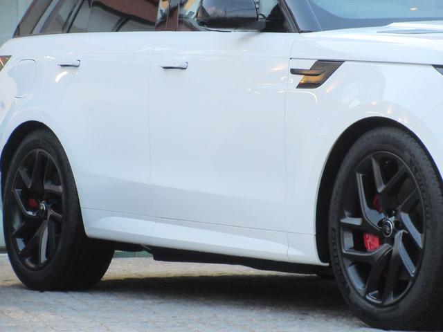 レンジローバースポーツ ダイナミックSE P550e ブラックエクステリアパック ブラックコントラストルーフ SVビスポーク22インチスタイル5131ホイール レッドブレーキキャリパー 20ウェイ電動シート シートヒーター&クーラー ClearSight(8枚目)