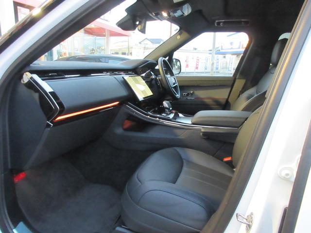 レンジローバースポーツ ダイナミックSE P550e ブラックエクステリアパック ブラックコントラストルーフ SVビスポーク22インチスタイル5131ホイール レッドブレーキキャリパー 20ウェイ電動シート シートヒーター&クーラー ClearSight(34枚目)