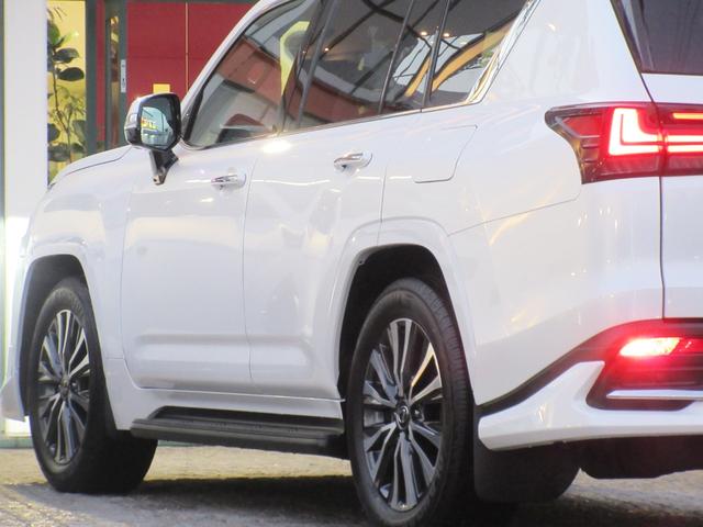 ＬＸ ＬＸ６００　１オーナー　モデリスタエアロ　ムーンルーフ　セミアニリン本革シート　シートヒーター＆ベンチレーション　デジタルインナーミラー　クールボックス　ドライブレコーダー（20枚目）