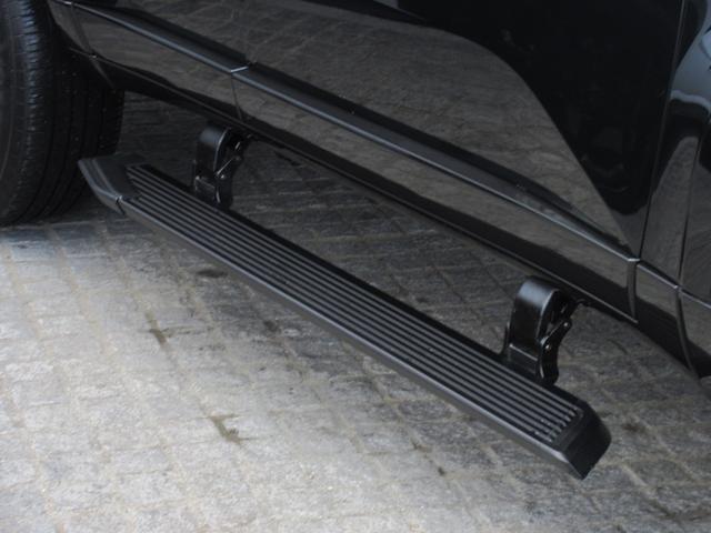 ＧＸ ＧＸ５５０　バージョンＬ　パノラマルーフ　マークレビンソン　モデリスタエアロ＆リヤスポイラー　デジタルインナーミラー　ＯＰドライブレコーダー　電動格納式ステップ　クールボックス　ＬＸ６００用２２インチＡＷ（9枚目）