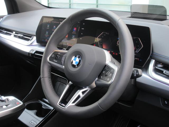 �}���`�t�@���N�V�����l�X�|�[�c���U�[�X�e�A�����O�z�C�[��