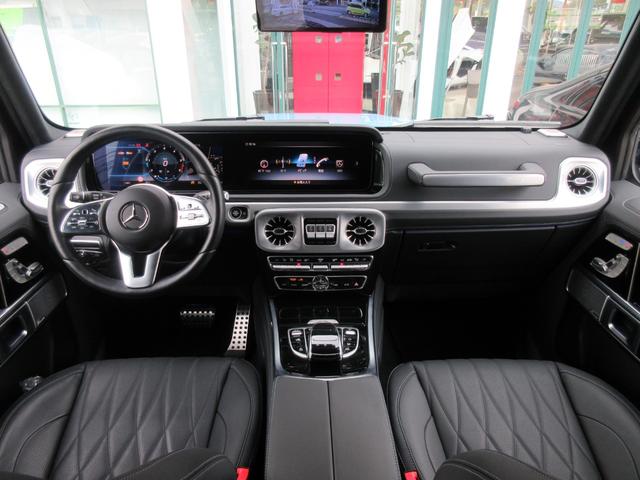 �C���e���A�J���[�F�u���b�N�@�X�e�b�`�J���[�F�u���[