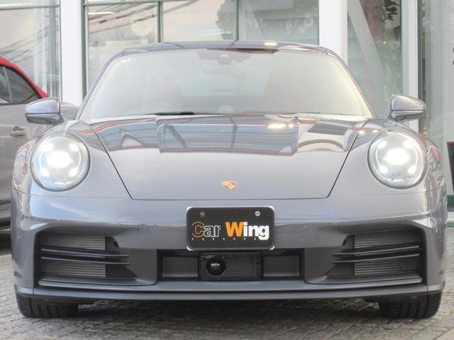 ９１１ ９１１カレラ　レジェンズカラー　Ｓクロノ　Ｓエグゾースト　２０／２１インチカレラＳホイール　ツートーンレザーインテリア　ポルシェクレストヘッドレスト　スポーツシートプラス　クロノ＆メーター（ガーズレッド）（2枚目）
