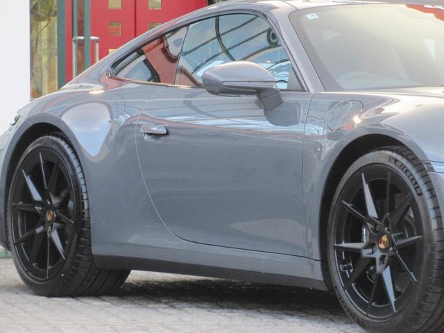 ９１１ ９１１カレラ　レジェンズカラー　Ｓクロノ　Ｓエグゾースト　２０／２１インチカレラＳホイール　ツートーンレザーインテリア　ポルシェクレストヘッドレスト　スポーツシートプラス　クロノ＆メーター（ガーズレッド）（7枚目）