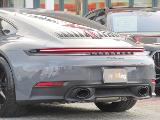 ９１１ ９１１カレラ　レジェンズカラー　Ｓクロノ　Ｓエグゾースト　２０／２１インチカレラＳホイール　ツートーンレザーインテリア　ポルシェクレストヘッドレスト　スポーツシートプラス　クロノ＆メーター（ガーズレッド）（17枚目）