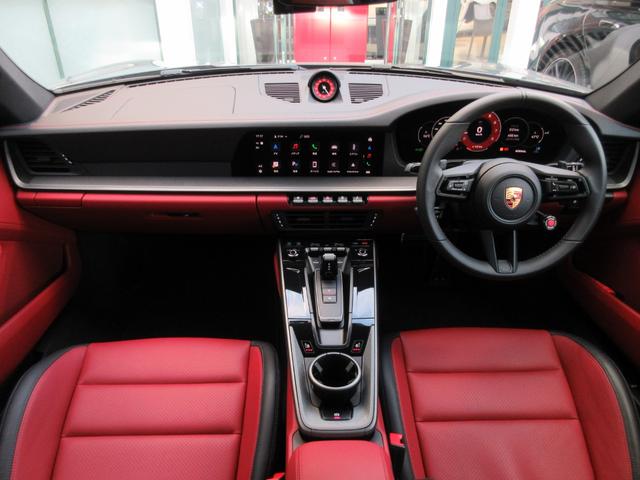 ９１１ ９１１カレラ　レジェンズカラー　Ｓクロノ　Ｓエグゾースト　２０／２１インチカレラＳホイール　ツートーンレザーインテリア　ポルシェクレストヘッドレスト　スポーツシートプラス　クロノ＆メーター（ガーズレッド）（21枚目）