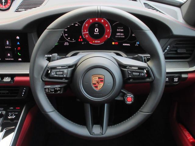９１１ ９１１カレラ　レジェンズカラー　Ｓクロノ　Ｓエグゾースト　２０／２１インチカレラＳホイール　ツートーンレザーインテリア　ポルシェクレストヘッドレスト　スポーツシートプラス　クロノ＆メーター（ガーズレッド）（31枚目）
