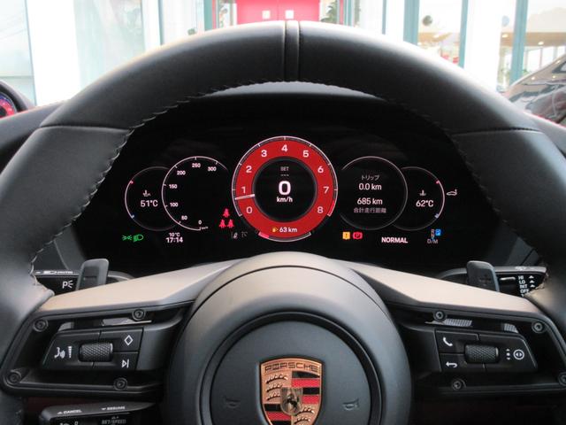 ９１１ ９１１カレラ　レジェンズカラー　Ｓクロノ　Ｓエグゾースト　２０／２１インチカレラＳホイール　ツートーンレザーインテリア　ポルシェクレストヘッドレスト　スポーツシートプラス　クロノ＆メーター（ガーズレッド）（32枚目）