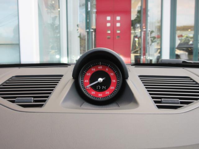 ９１１ ９１１カレラ　レジェンズカラー　Ｓクロノ　Ｓエグゾースト　２０／２１インチカレラＳホイール　ツートーンレザーインテリア　ポルシェクレストヘッドレスト　スポーツシートプラス　クロノ＆メーター（ガーズレッド）（33枚目）