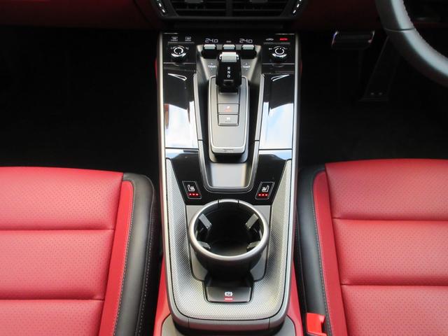 ９１１ ９１１カレラ　レジェンズカラー　Ｓクロノ　Ｓエグゾースト　２０／２１インチカレラＳホイール　ツートーンレザーインテリア　ポルシェクレストヘッドレスト　スポーツシートプラス　クロノ＆メーター（ガーズレッド）（41枚目）