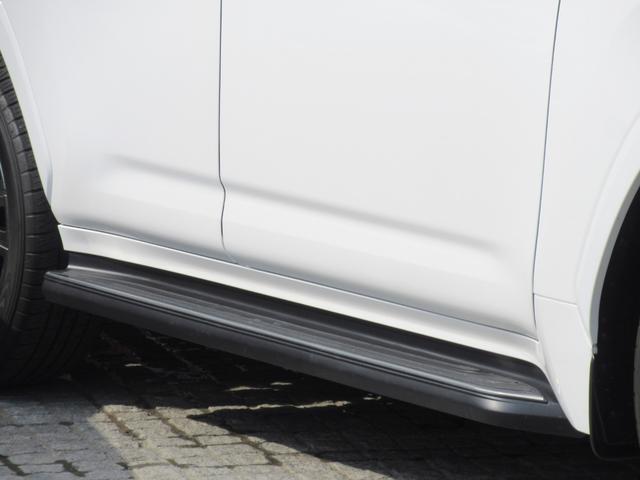 ＬＸ ＬＸ６００　エグゼクティブ　１オーナー　モデリスタエアロ＆サイドステップメタルプレート　マークレビンソン　リヤエンターテイメント　クールボックス　２２インチＡＷ　アートウッドパネル（鷹羽）（7枚目）