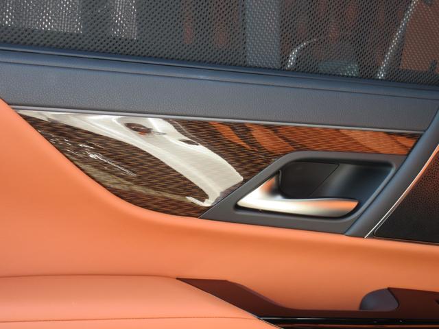 ＬＸ ＬＸ６００　エグゼクティブ　１オーナー　モデリスタエアロ＆サイドステップメタルプレート　マークレビンソン　リヤエンターテイメント　クールボックス　２２インチＡＷ　アートウッドパネル（鷹羽）（40枚目）