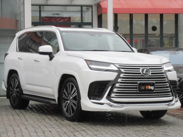 ＬＸ ＬＸ６００　ＭＣ後モデル　マークレビンソン　リヤエンターテイメント　モデリスタエアロ　ＯＰ２２インチアルミホイール　ムーンルーフ　クールボックス　デジタルインナーミラー　ドライブレコーダー　セミアニリン本革シート（3枚目）