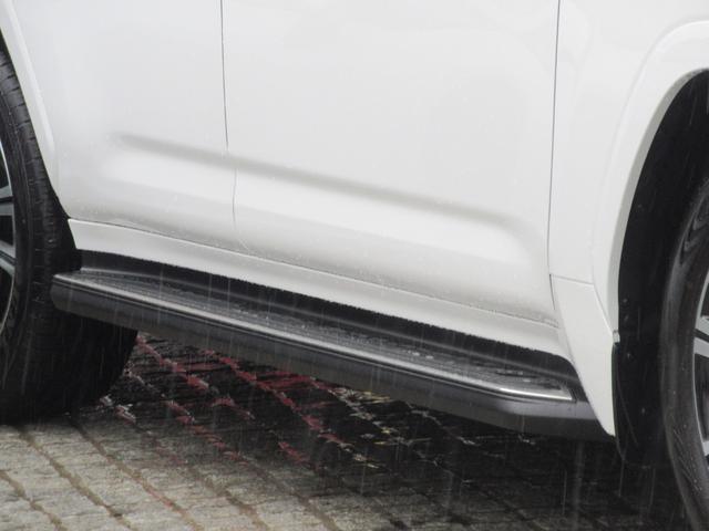 ＬＸ ＬＸ６００　ＭＣ後モデル　マークレビンソン　リヤエンターテイメント　モデリスタエアロ　ＯＰ２２インチアルミホイール　ムーンルーフ　クールボックス　デジタルインナーミラー　ドライブレコーダー　セミアニリン本革シート（8枚目）