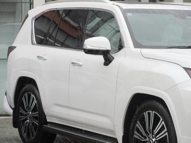 ＬＸ ＬＸ６００　ＭＣ後モデル　マークレビンソン　リヤエンターテイメント　モデリスタエアロ　ＯＰ２２インチアルミホイール　ムーンルーフ　クールボックス　デジタルインナーミラー　ドライブレコーダー　セミアニリン本革シート（12枚目）