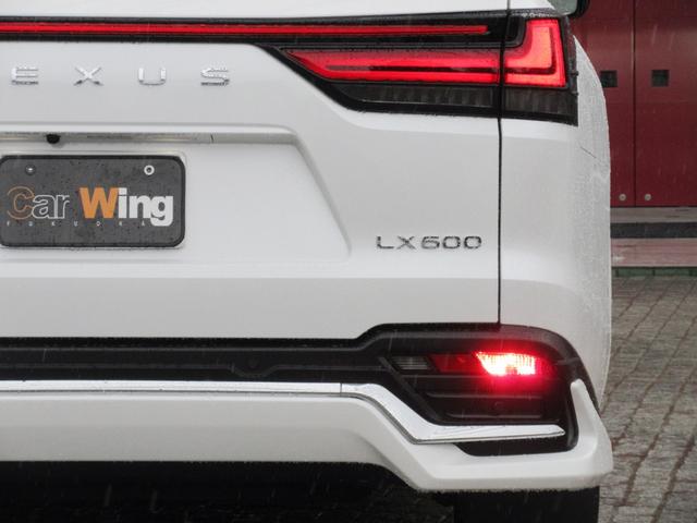 ＬＸ ＬＸ６００　ＭＣ後モデル　マークレビンソン　リヤエンターテイメント　モデリスタエアロ　ＯＰ２２インチアルミホイール　ムーンルーフ　クールボックス　デジタルインナーミラー　ドライブレコーダー　セミアニリン本革シート（22枚目）