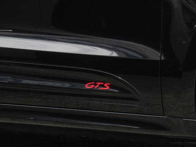 マカン マカンＧＴＳ　パノラマルーフ　スポーツクロノＰＫＧ　スポーツエグゾースト　カーボンインテリアＰＫＧ　レザーＰＫＧ　サイドブレード（エクステリア同色）　プライバシーガラス　ＧＴスポーツステアリング　レッドシートベルト（8枚目）