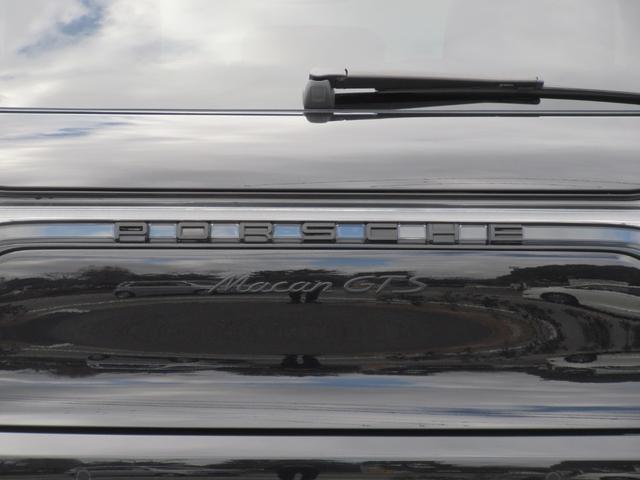 マカン マカンＧＴＳ　パノラマルーフ　スポーツクロノＰＫＧ　スポーツエグゾースト　カーボンインテリアＰＫＧ　レザーＰＫＧ　サイドブレード（エクステリア同色）　プライバシーガラス　ＧＴスポーツステアリング　レッドシートベルト（21枚目）
