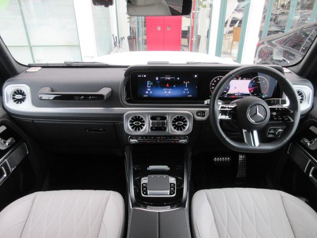 �C���e���A�J���[�F�v���`�i�z���C�g