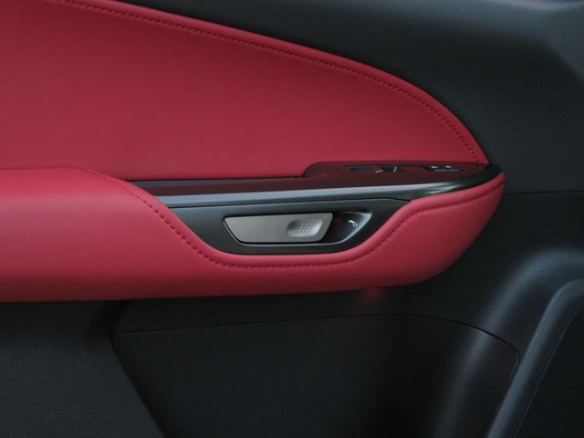 ���]���b�`�C���T�C�h�h�A�n���h��