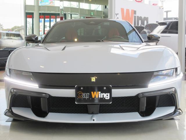 １２チリンドリ ベースグレード　ＯＰ１８２０　フロントＰＰＦ　パノラミックルーフ　カーボンエクステリア＆インテリアパーツ　カーボンレーシングシート　ＬＥＤカーボンステアリング　デジタルリアビューミラー　デュアルカラーレザートリム（2枚目）