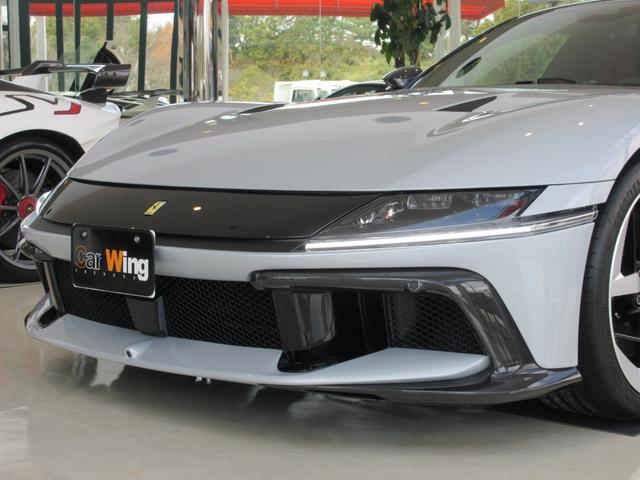 １２チリンドリ ベースグレード　ＯＰ１８２０　フロントＰＰＦ　パノラミックルーフ　カーボンエクステリア＆インテリアパーツ　カーボンレーシングシート　ＬＥＤカーボンステアリング　デジタルリアビューミラー　デュアルカラーレザートリム（5枚目）