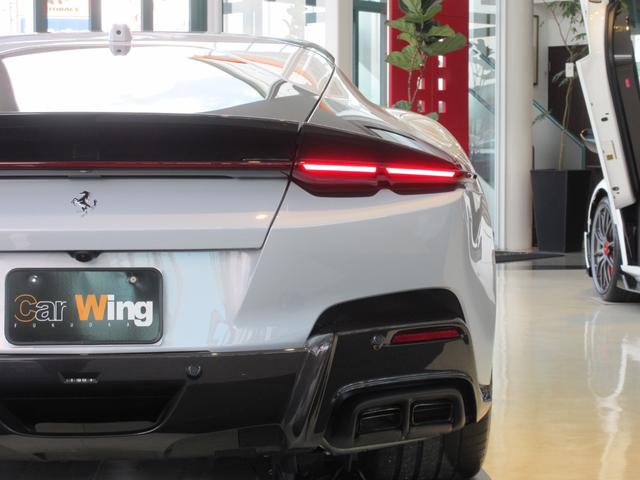 １２チリンドリ ベースグレード　ＯＰ１８２０　フロントＰＰＦ　パノラミックルーフ　カーボンエクステリア＆インテリアパーツ　カーボンレーシングシート　ＬＥＤカーボンステアリング　デジタルリアビューミラー　デュアルカラーレザートリム（27枚目）