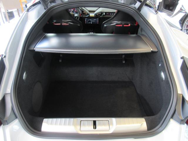 １２チリンドリ ベースグレード　ＯＰ１８２０　フロントＰＰＦ　パノラミックルーフ　カーボンエクステリア＆インテリアパーツ　カーボンレーシングシート　ＬＥＤカーボンステアリング　デジタルリアビューミラー　デュアルカラーレザートリム（28枚目）