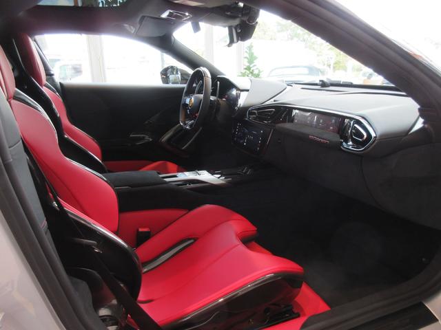 １２チリンドリ ベースグレード　ＯＰ１８２０　フロントＰＰＦ　パノラミックルーフ　カーボンエクステリア＆インテリアパーツ　カーボンレーシングシート　ＬＥＤカーボンステアリング　デジタルリアビューミラー　デュアルカラーレザートリム（42枚目）