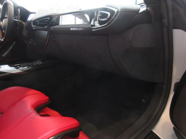 １２チリンドリ ベースグレード　ＯＰ１８２０　フロントＰＰＦ　パノラミックルーフ　カーボンエクステリア＆インテリアパーツ　カーボンレーシングシート　ＬＥＤカーボンステアリング　デジタルリアビューミラー　デュアルカラーレザートリム（47枚目）