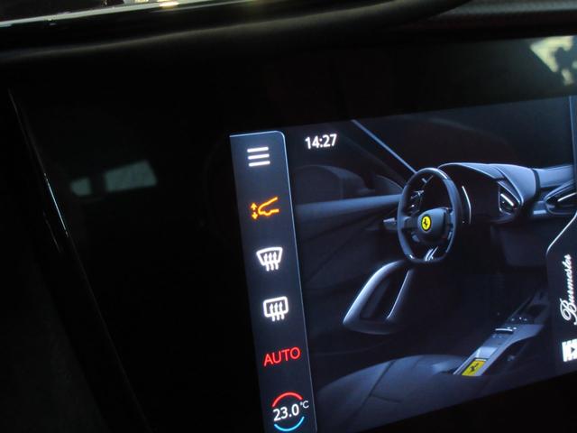 １２チリンドリ ベースグレード　ＯＰ１８２０　フロントＰＰＦ　パノラミックルーフ　カーボンエクステリア＆インテリアパーツ　カーボンレーシングシート　ＬＥＤカーボンステアリング　デジタルリアビューミラー　デュアルカラーレザートリム（61枚目）