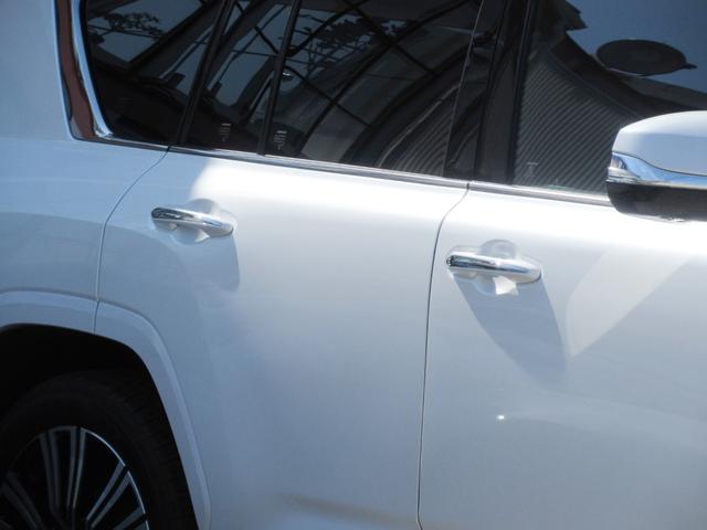 �T�C�h�h�A�C�[�W�[�N���[�U�[�i�t�����g�E�����j