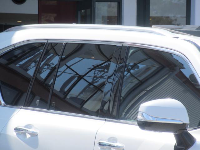 �I�v�V�����F�T�C�h�o�C�U�[�@���[�t���[��