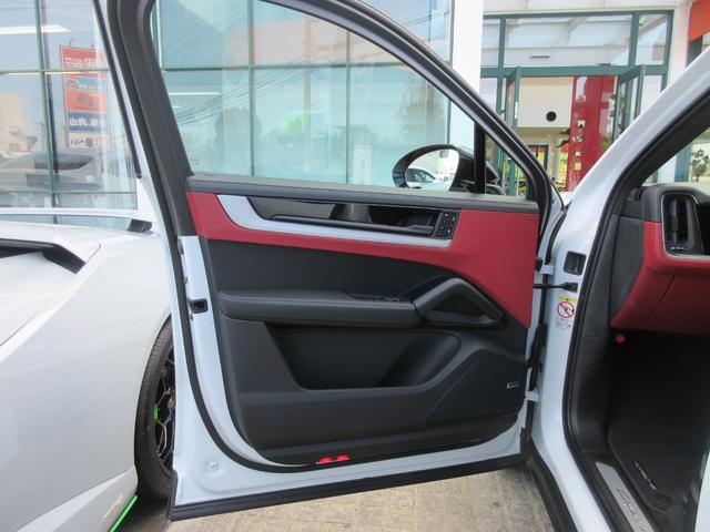 �I�v�V�����F�c�[�g�[�����U�[�C���e���A�i�X���[�X���U�[�F�u���b�N�^�{���h�[���b�h�j