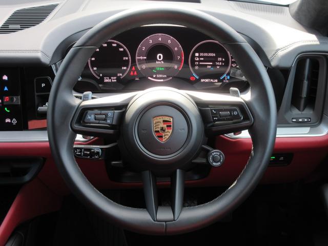 �A�_�v�e�B�u�N���[�Y�R���g���[��