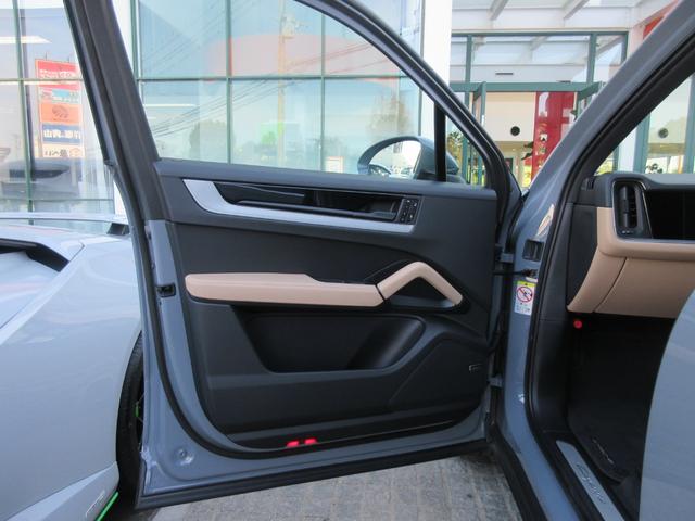 �I�v�V�����F�c�[�g�[���p�[�V�������U�[�C���e���A�i�u���b�N�^���n�[���F�x�[�W���j