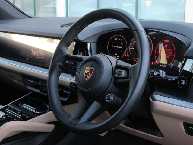 �}���`�t�@���N�V�����X�e�A�����O�z�C�[��