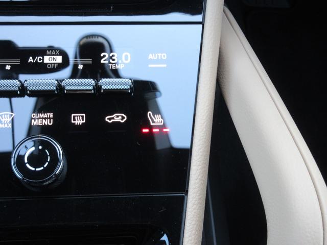 �V�[�g�q�[�^�[�i�t�����g�j