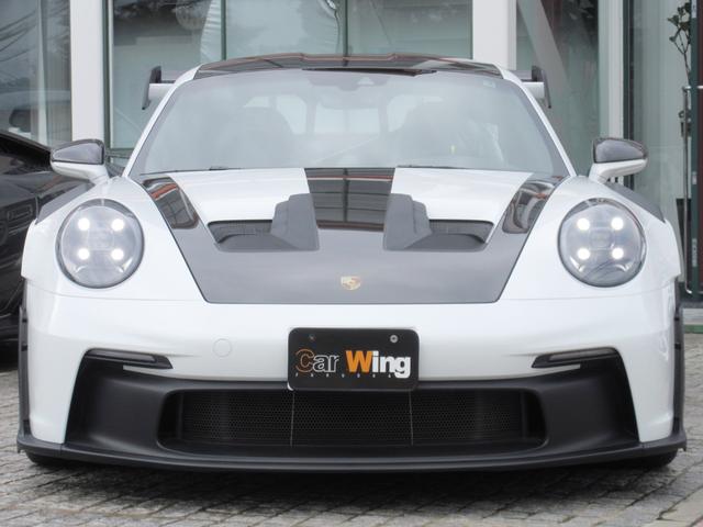 ９１１ＧＴ３ＲＳ　ＯＰ８５９　ヴァイザッハＰＫＧ　２０／２１インチＧＴ３ＲＳ軽量鍛造マグネシウムホイール（インディゴブルー塗装）　ＰＣＣＢ（ハイグロスブラック）　フロントアクスルリフト　クラブスポーツＰＫＧ（画像2）