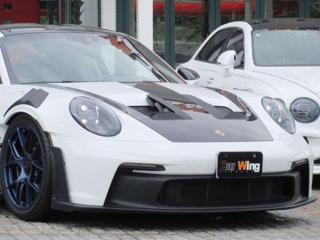 ９１１ＧＴ３ＲＳ　ＯＰ８５９　ヴァイザッハＰＫＧ　２０／２１インチＧＴ３ＲＳ軽量鍛造マグネシウムホイール（インディゴブルー塗装）　ＰＣＣＢ（ハイグロスブラック）　フロントアクスルリフト　クラブスポーツＰＫＧ（画像4）