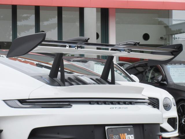 ９１１ＧＴ３ＲＳ　ＯＰ８５９　ヴァイザッハＰＫＧ　２０／２１インチＧＴ３ＲＳ軽量鍛造マグネシウムホイール（インディゴブルー塗装）　ＰＣＣＢ（ハイグロスブラック）　フロントアクスルリフト　クラブスポーツＰＫＧ（画像28）