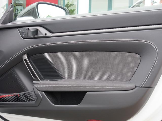 ９１１ＧＴ３ＲＳ　ＯＰ８５９　ヴァイザッハＰＫＧ　２０／２１インチＧＴ３ＲＳ軽量鍛造マグネシウムホイール（インディゴブルー塗装）　ＰＣＣＢ（ハイグロスブラック）　フロントアクスルリフト　クラブスポーツＰＫＧ（画像41）
