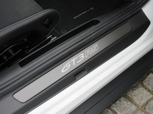 ９１１ＧＴ３ＲＳ　ＯＰ８５９　ヴァイザッハＰＫＧ　２０／２１インチＧＴ３ＲＳ軽量鍛造マグネシウムホイール（インディゴブルー塗装）　ＰＣＣＢ（ハイグロスブラック）　フロントアクスルリフト　クラブスポーツＰＫＧ（画像49）