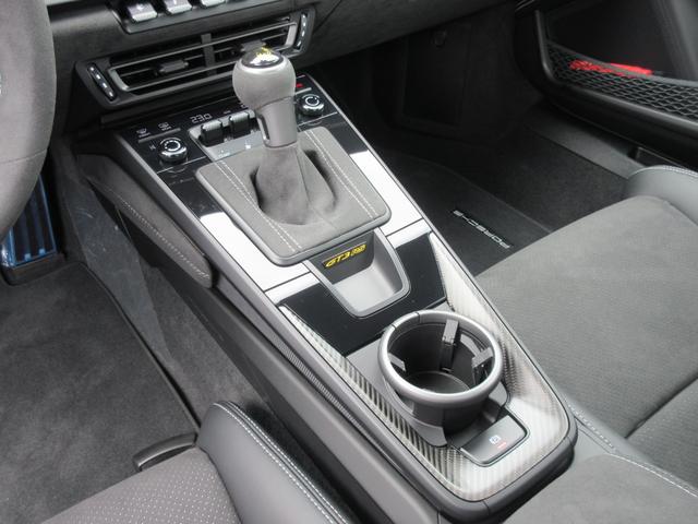 ９１１ＧＴ３ＲＳ　ＯＰ８５９　ヴァイザッハＰＫＧ　２０／２１インチＧＴ３ＲＳ軽量鍛造マグネシウムホイール（インディゴブルー塗装）　ＰＣＣＢ（ハイグロスブラック）　フロントアクスルリフト　クラブスポーツＰＫＧ（画像63）